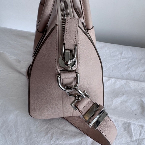 Sugar Goatskin Antigona Small Nude Pink with Silver Hardware - Picture 7 of 12